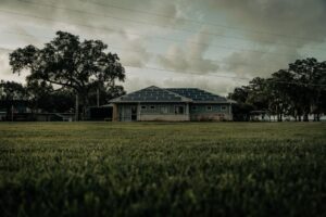 Station Électrique pour Maison : Guide Complet de l’Autonomie Énergétique